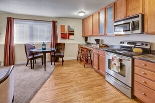 City View in Anchorage, AK - Building Photo