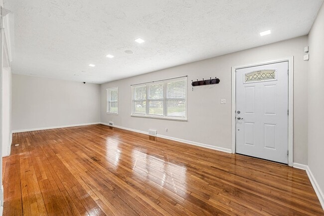 2229 Beecher Cir SW in Atlanta, GA - Building Photo - Building Photo