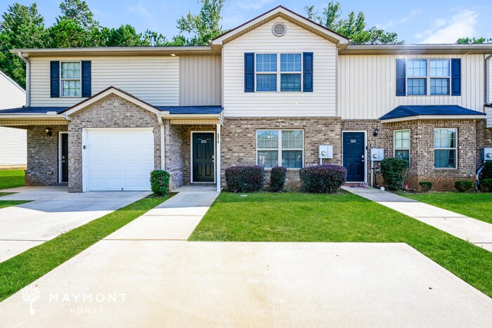 2215 Marlin Dr in Mcdonough, GA - Building Photo