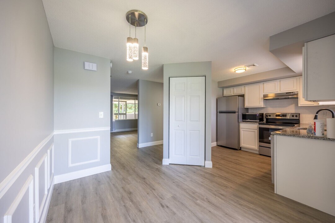 365 Woodford Ave in Plainville, CT - Building Photo