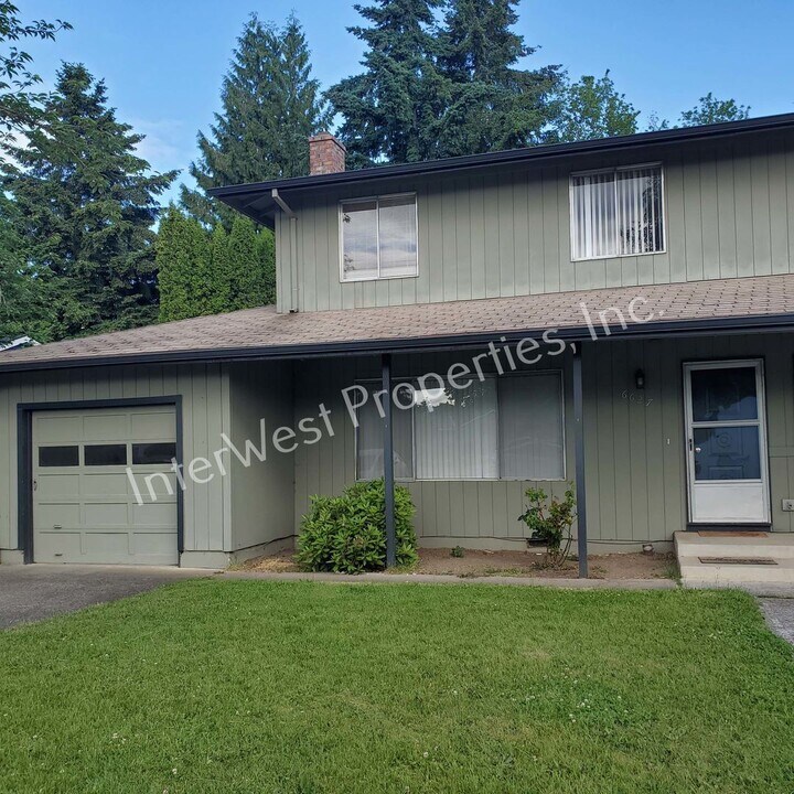 6627-6627 SW 201st Ct in Aloha, OR - Building Photo