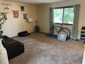 Central Location! 4 Bed 2 Bath House in Fort Collins in Fort Collins, CO - Building Photo - Building Photo