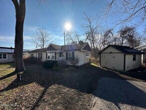 98 Point Breeze Rd in Saratoga Springs, NY - Building Photo - Building Photo