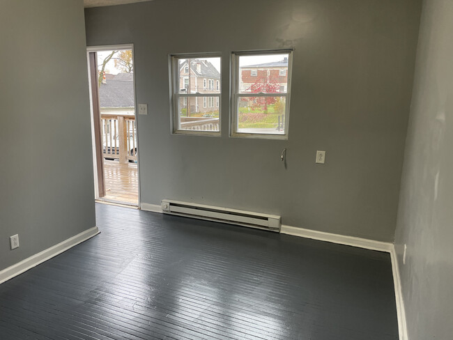 425 Walnut Ave, Unit 5 in Fairmont, WV - Foto de edificio - Building Photo