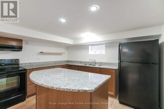 265 Reiner Rd in Toronto, ON - Building Photo - Building Photo