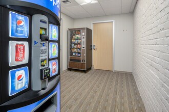 530 9th St in Sacramento, CA - Building Photo - Interior Photo