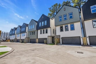5302 Kindred Gdn Ln in Houston, TX - Building Photo - Building Photo