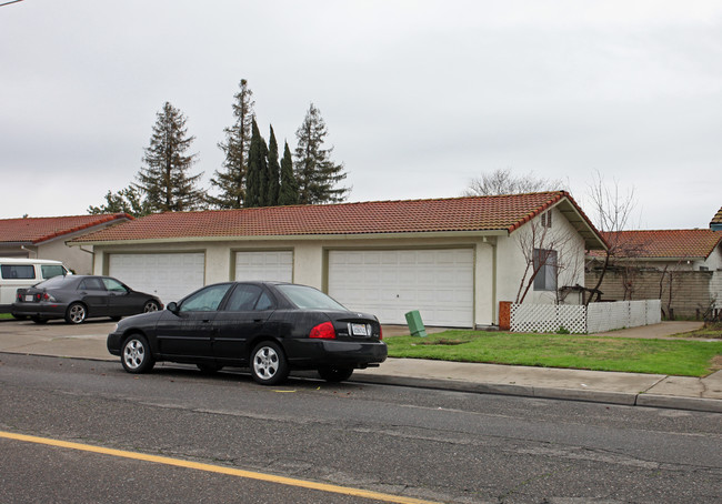 3460-3470 Fosberg Rd in Turlock, CA - Building Photo - Building Photo