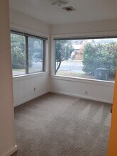 657 C St, Unit Unit A in Ashland, OR - Building Photo - Building Photo