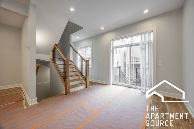 property at 858 N Paulina St