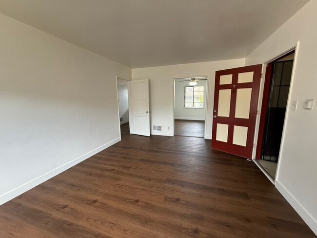 4067 S Muirfield Rd in Los Angeles, CA - Building Photo - Building Photo