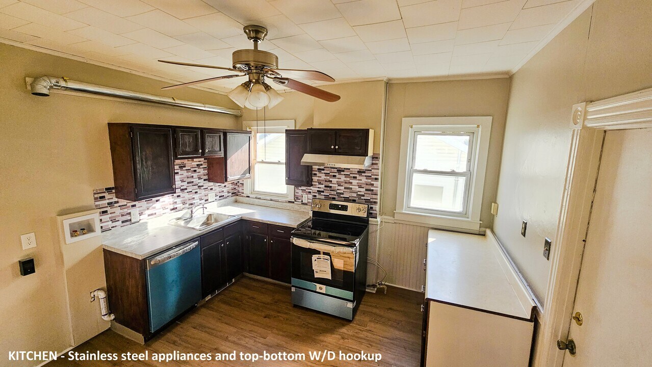1425 3rd Ave, Unit 2nd Floor in Watervliet, NY - Building Photo