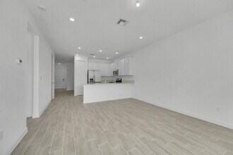 6429 Seabright Ter in Fort Pierce, FL - Foto de edificio - Building Photo