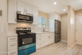 1227 Alexander St in Simi Valley, CA - Building Photo - Building Photo