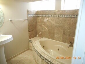 13 S Waiola Ave in La Grange, IL - Building Photo - Building Photo