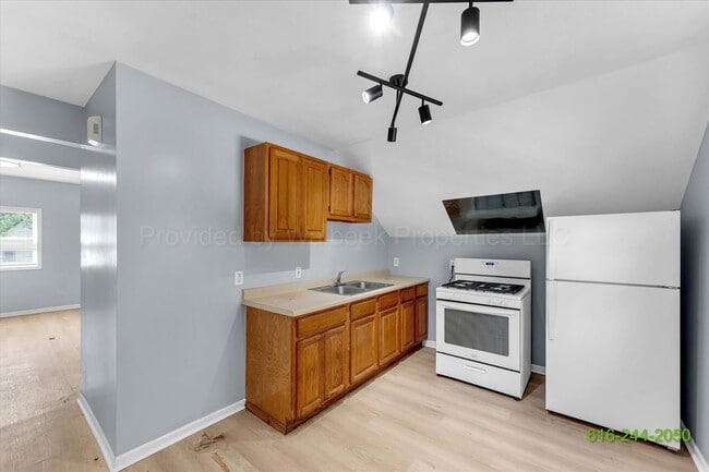 2142 Palace Ave SW in Grand Rapids, MI - Building Photo - Building Photo