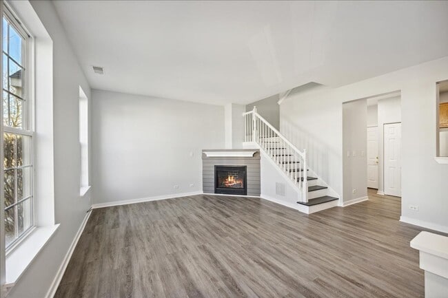 2435 Georgetown Cir in Aurora, IL - Building Photo - Building Photo