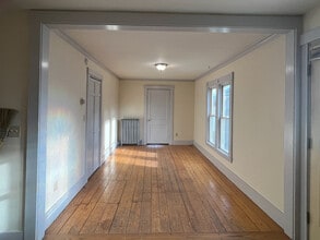 14 Columbia St, Unit 4 in Augusta, ME - Building Photo - Building Photo