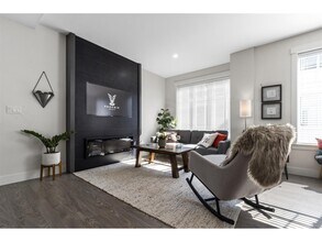8033-166B 166b St in Surrey, BC - Building Photo - Building Photo