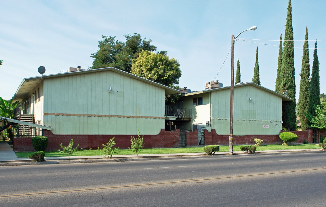 3794 E Olive Ave in Fresno, CA - Building Photo