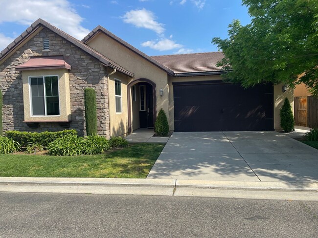 3924 Chessa Ln in Clovis, CA - Building Photo - Building Photo