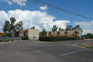 Rodeo View Apartments in Tucson, AZ - Building Photo
