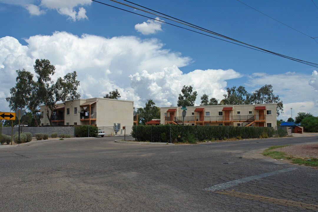 Rodeo View Apartments in Tucson, AZ - Foto de edificio