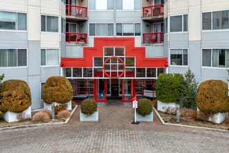 Stewart Place Condominiums in White Plains, NY - Building Photo - Building Photo