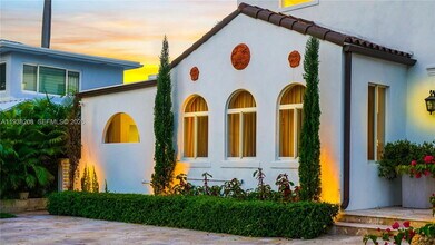 1201 NE 85th St in Miami, FL - Building Photo - Building Photo