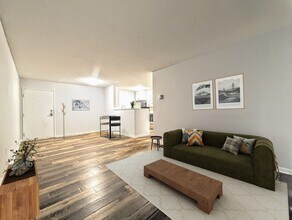 408 E 15th St in Pella, IA - Building Photo - Building Photo