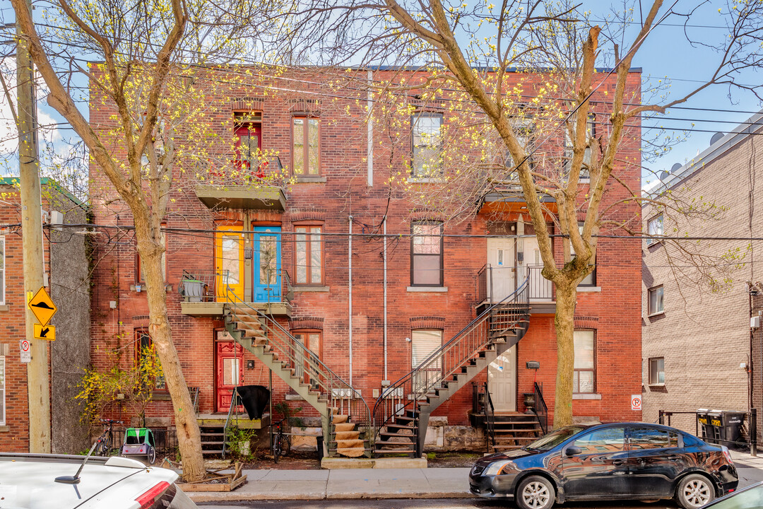 2372 De Coleraine Rue in Montréal, QC - Building Photo