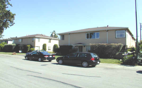 876 Park Dr in Mountain View, CA - Foto de edificio - Building Photo