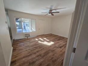 11820 Hart St in Los Angeles, CA - Building Photo - Building Photo