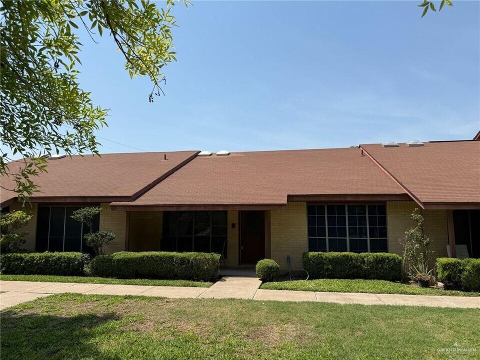 901 E Dallas Ave in McAllen, TX - Foto de edificio
