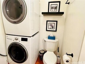 2415 Ala Wai Blvd in Honolulu, HI - Building Photo - Building Photo