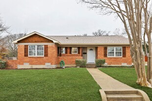 1301 Swallow Ln in Garland, TX - Building Photo