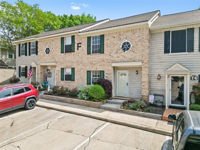 2030 Plantation Dr in Conroe, TX - Building Photo - Building Photo