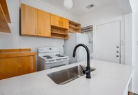 5305 Reiger Ave, Unit 10 in Dallas, TX - Building Photo - Building Photo