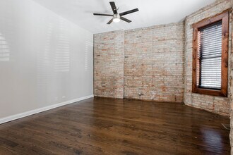 1756 W Montrose Ave, Unit 1 in Chicago, IL - Building Photo - Building Photo