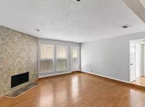 2277 S Kirkwood Rd in Houston, TX - Building Photo - Building Photo