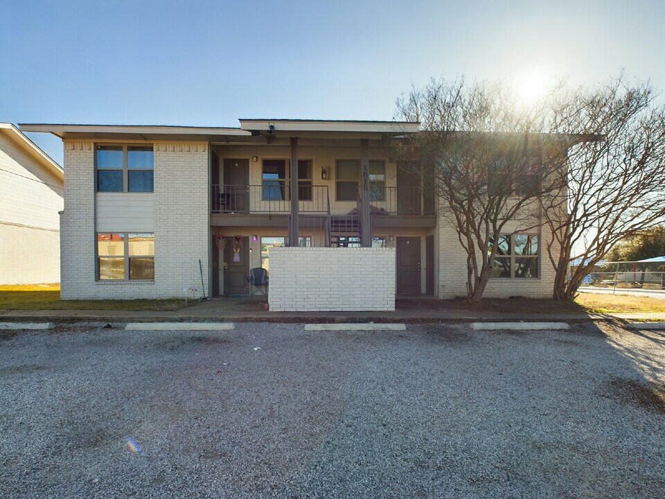 1616 9th St-Unit -Unit D in Marble Falls, TX - Foto de edificio