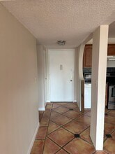 1300 NE Miami Gardens Dr in North Miami Beach, FL - Building Photo - Building Photo