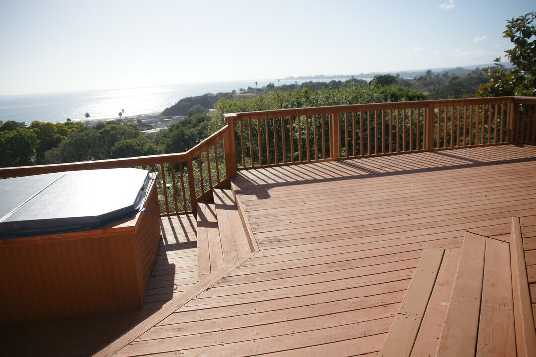 220 Shoreview Dr in Aptos, CA - Building Photo