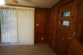 175 Crescent St, Unit c in Shrewsbury, MA - Building Photo - Building Photo