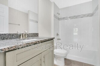 2301 Fox Hollow Dr in Titusville, FL - Foto de edificio - Building Photo