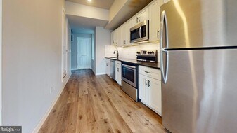 2217 N 33rd St, Unit 0537 in Philadelphia, PA - Building Photo