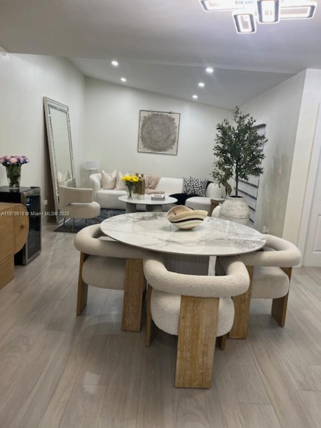 7124 SW 110th Ave in Miami, FL - Foto de edificio - Building Photo