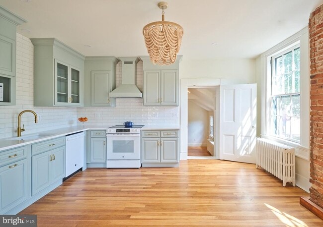 46 York St in Lambertville, NJ - Building Photo - Building Photo