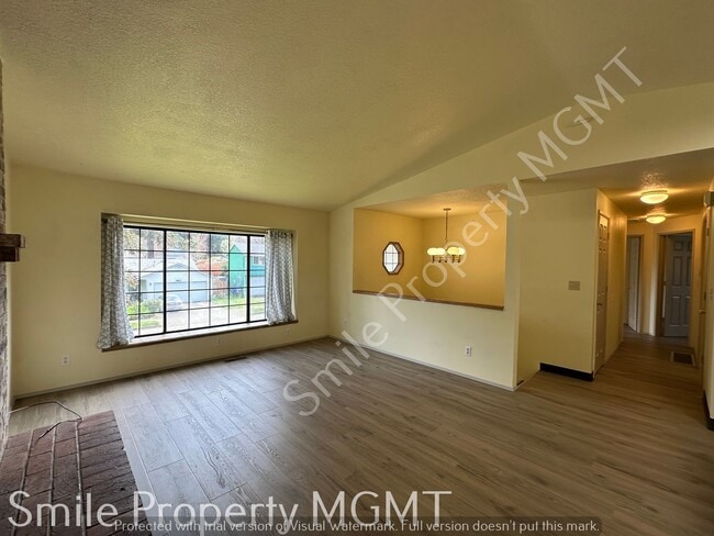 6407 SE 131st Ave in Portland, OR - Building Photo - Building Photo