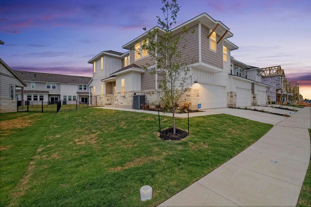 2012 Cora Ivy Ln in Round Rock, TX - Building Photo